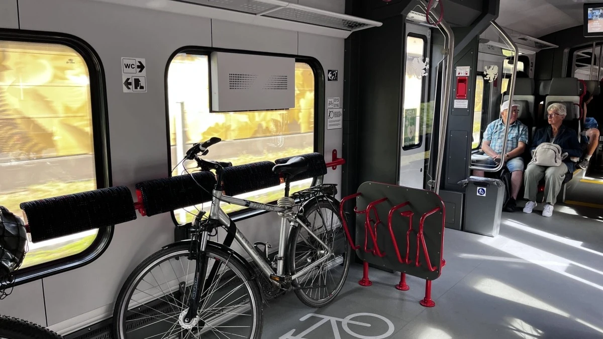 Rower w pociągu? Czyli jak podróżować z jednośladem polskimi kolejami