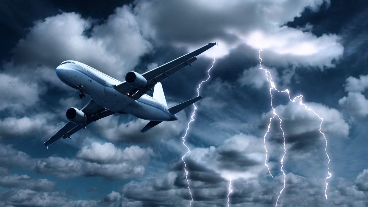 Jak przygotować się na turbulencje podczas lotu?