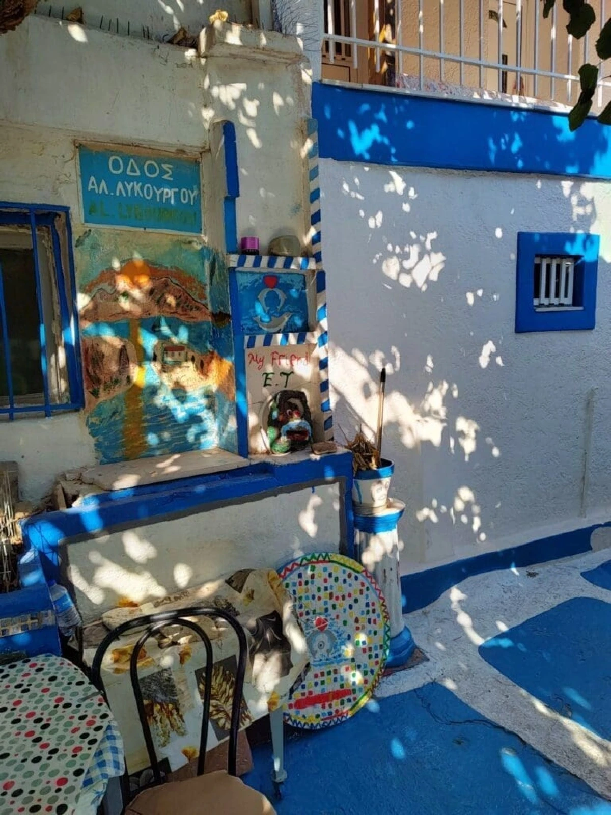 Niebieska ulica (Blue Street) na wyspie Samos